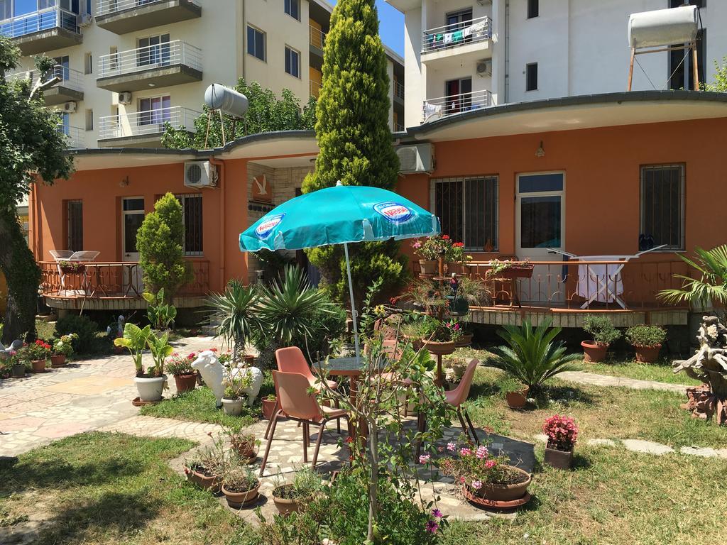 Guroal Holiday House Shëngjin Exteriör bild